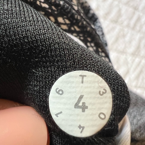 Lululemon hi rise 25” leggings 4 - Picture 8 of 9